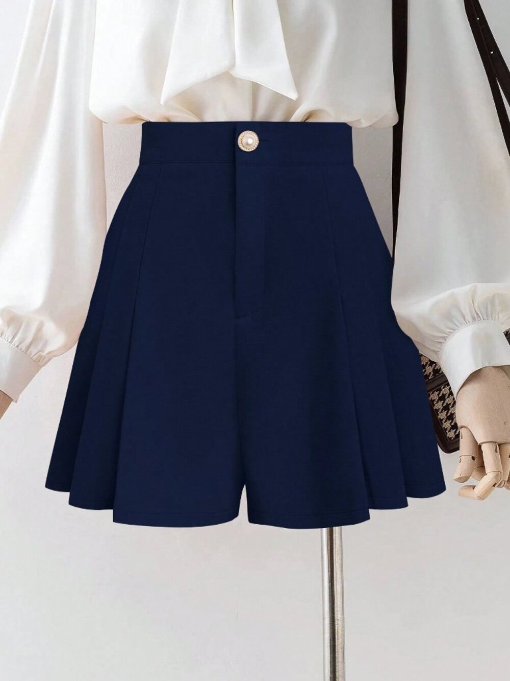 Navy Blue Casual Women's Pleated Pocket Loose Mid-Rise Wide Leg Shorts